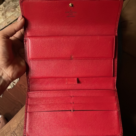 Authentic Louis Vuitton Vintage long red epi wallet. In great used condition. - Picture 7 of 10